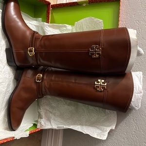Tory burch size 9 boots